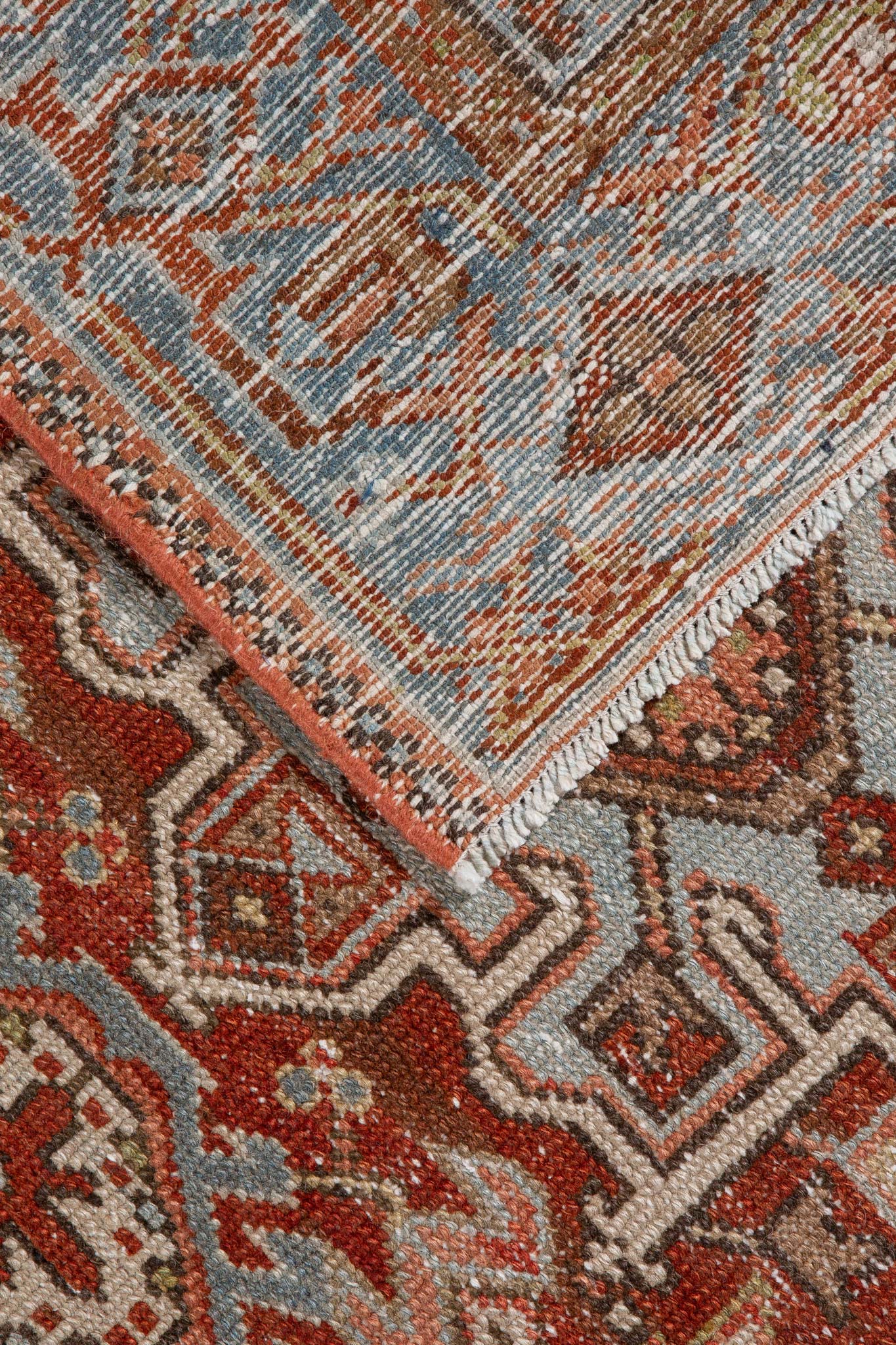 Back of Vintage Persian Heriz Rug, handwoven, made of wool, small classic rug, Persian Design, small area rug