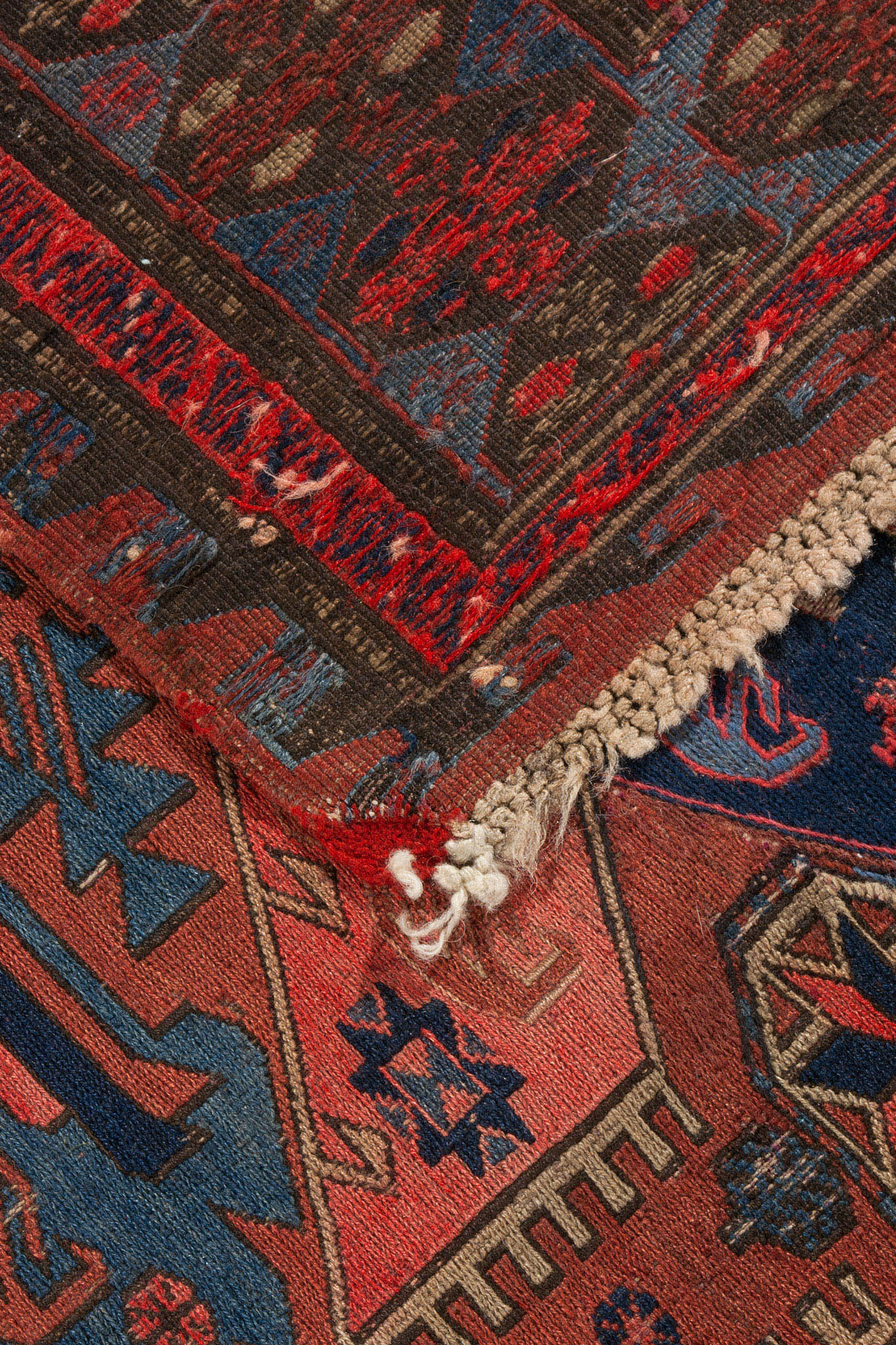 ANTIQUE CAUCASIAN SOUMAK
