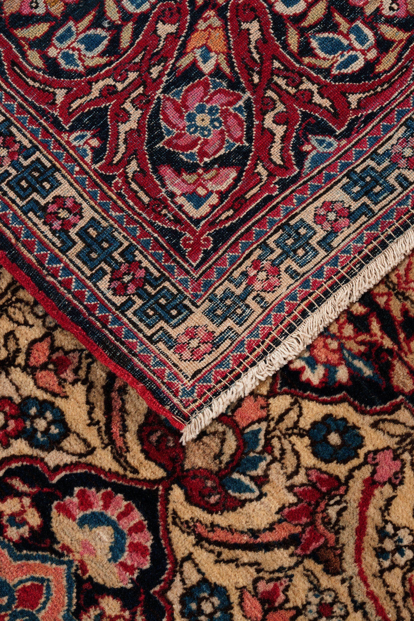 ANTIQUE PERSIAN ISFAHAN