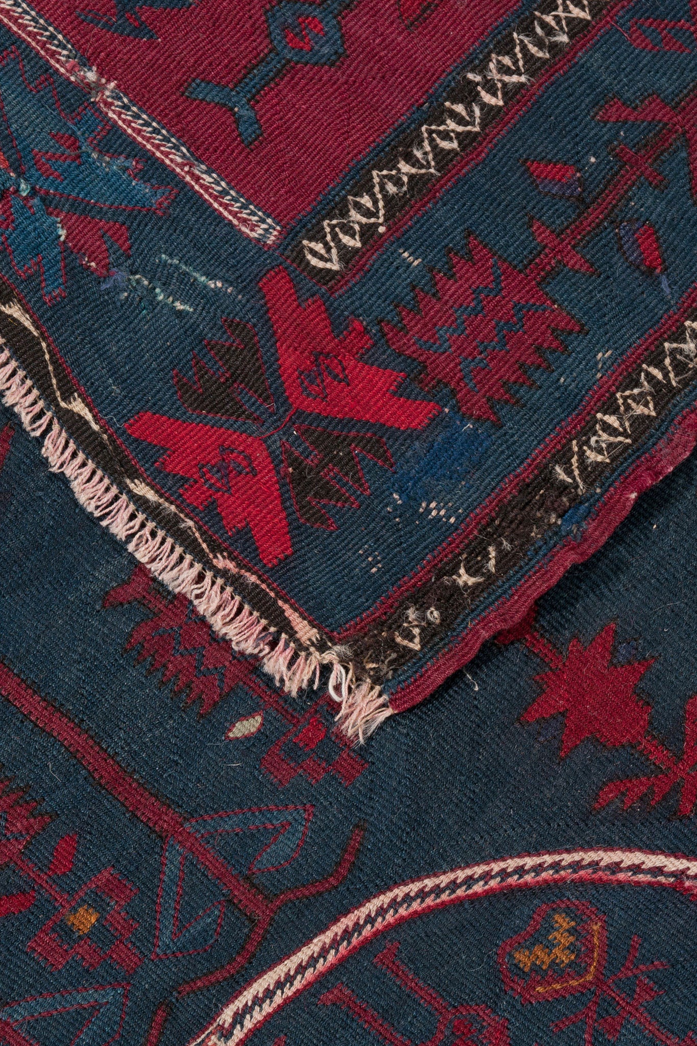 ANTIQUE CAUCASIAN SOUMAK KILIM