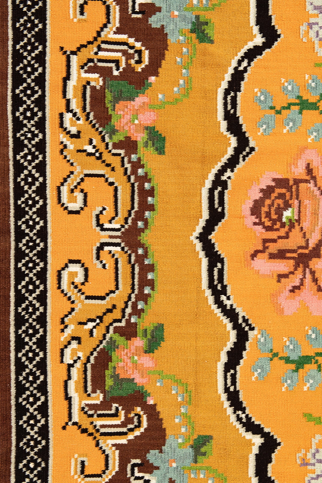 VINTAGE MOLDOVIAN KILIM