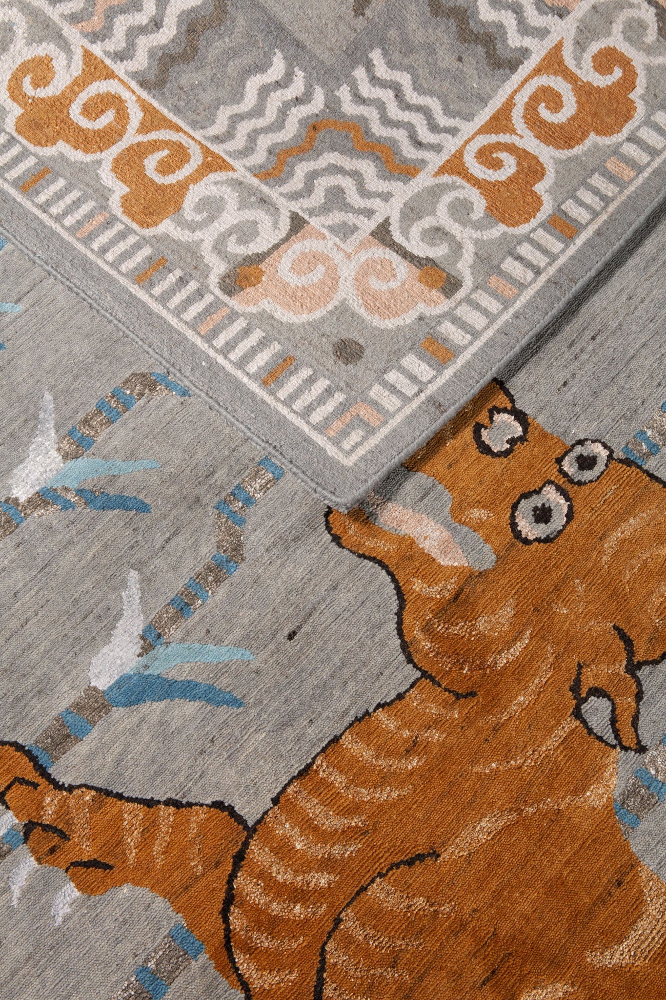 INDIA TIGER RUG GREY