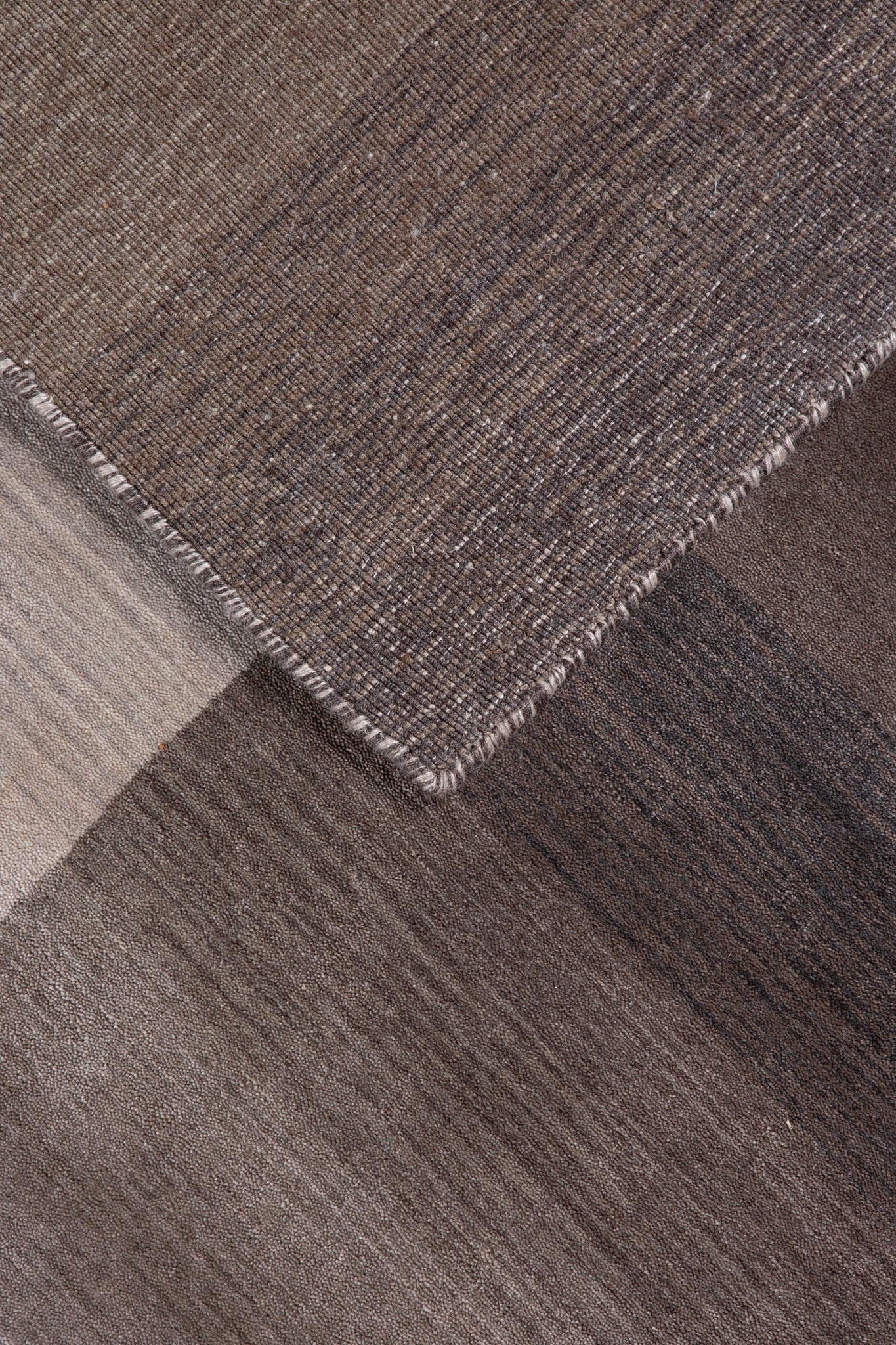 L'OMBRE SYMMETRY BROWN