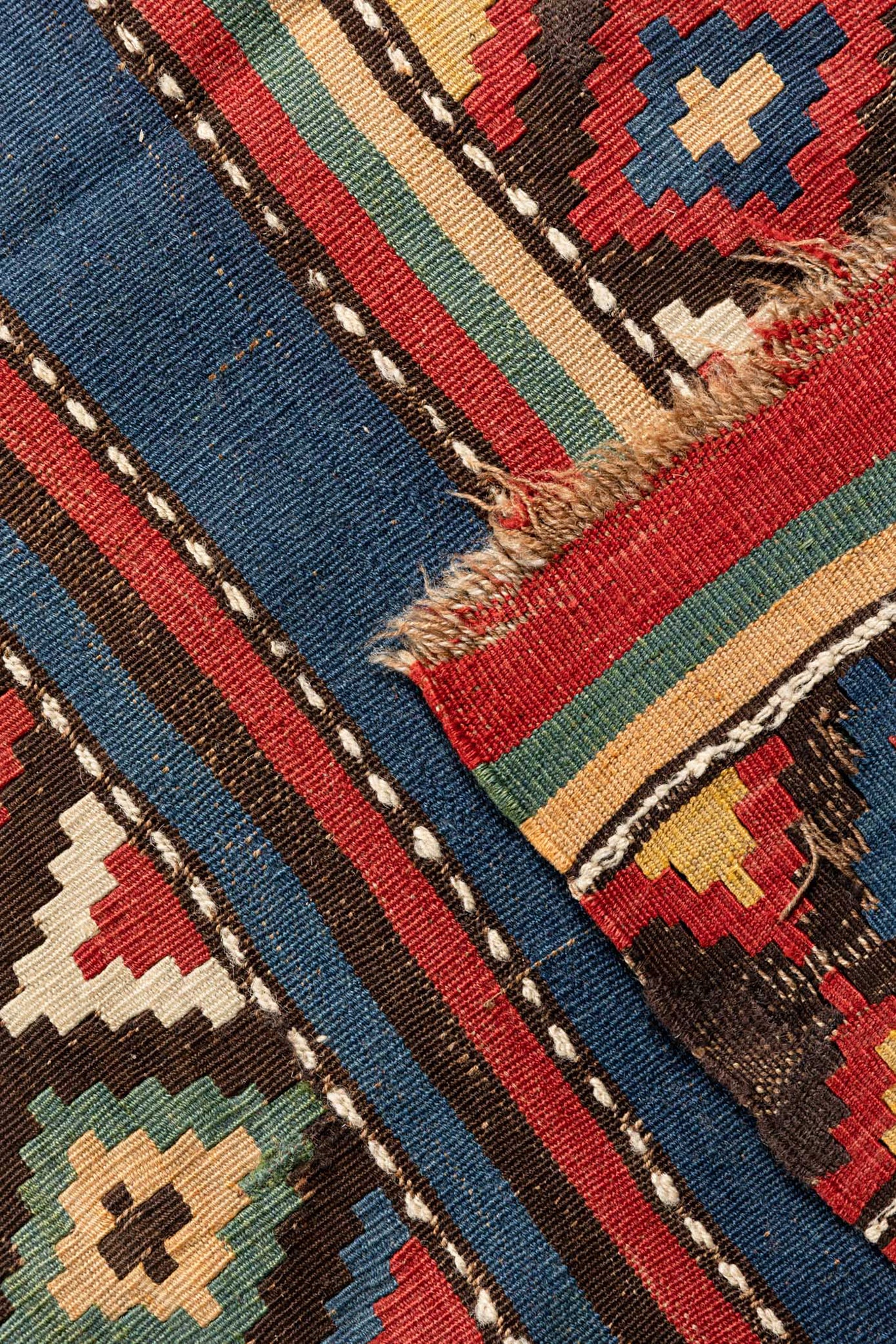 ANTIQUE CAUCASIAN SHIRVAN KELIM