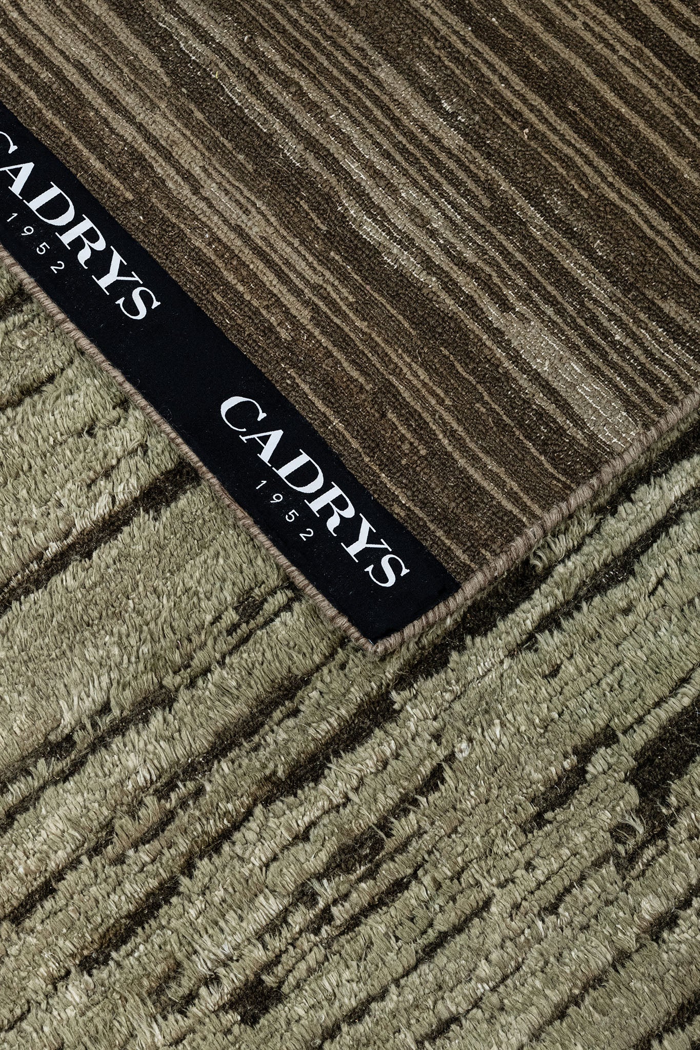 LUXURY SILKS SOLID MOSS GREEN