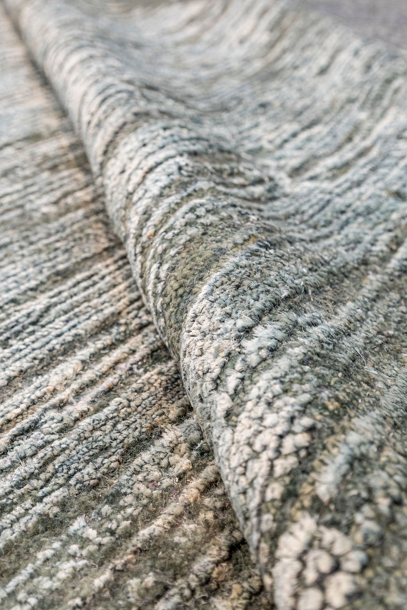 VINTAGE SILK SOLID PLATINUM