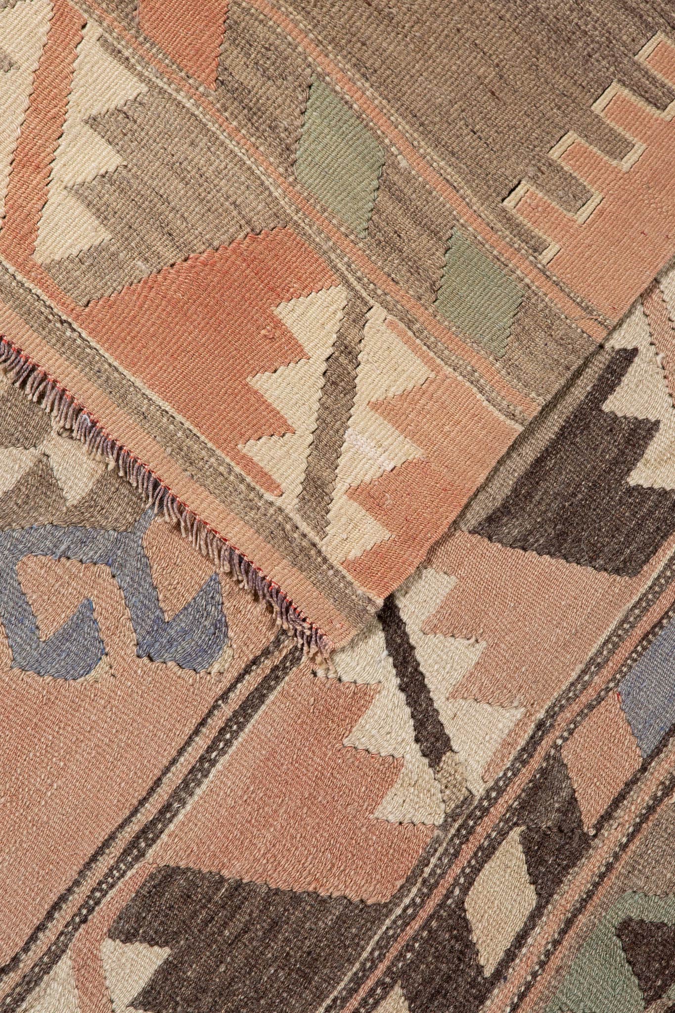 VINTAGE TURKISH KILIM