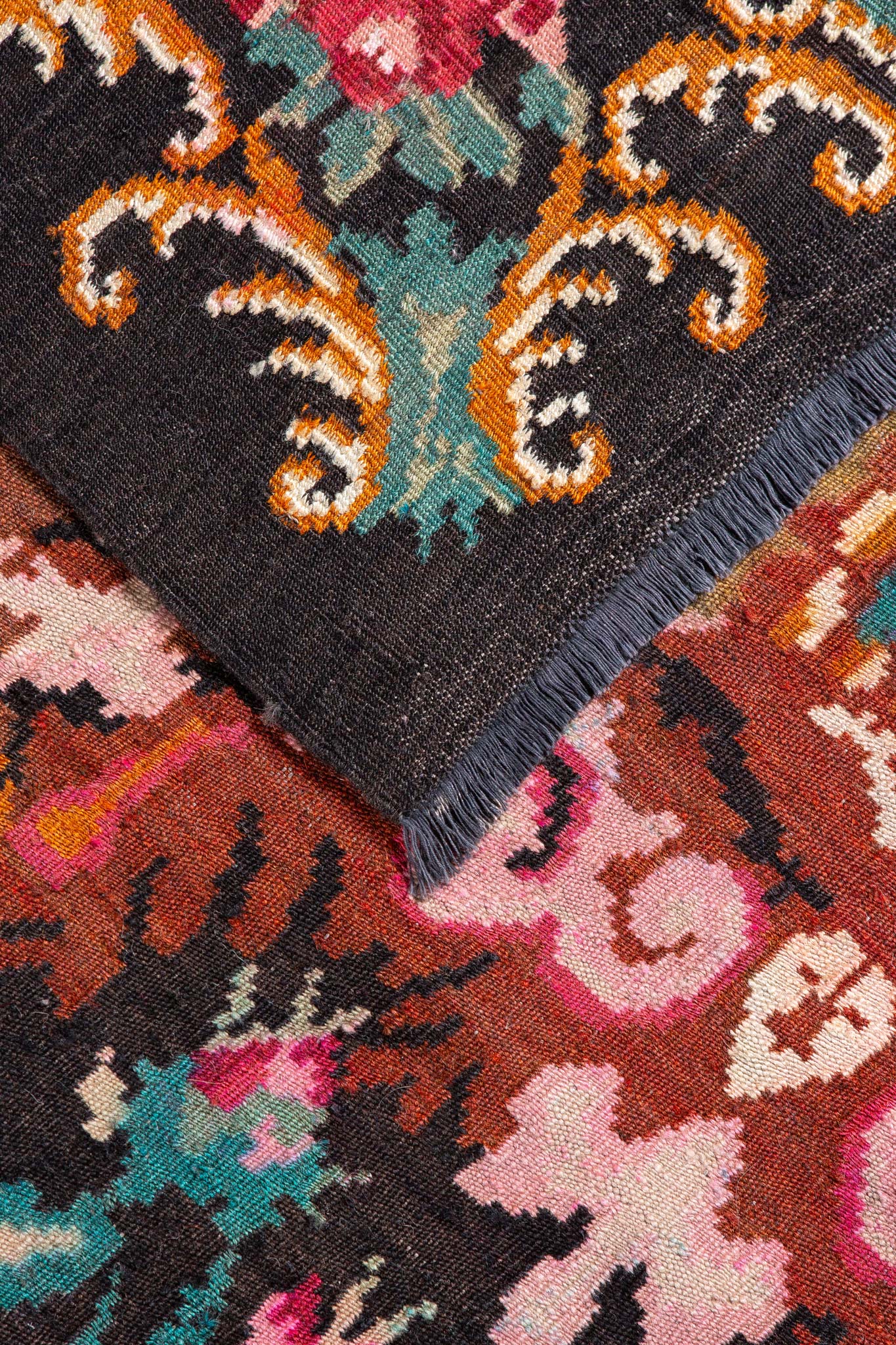VINTAGE MOLDAVIAN KILIM