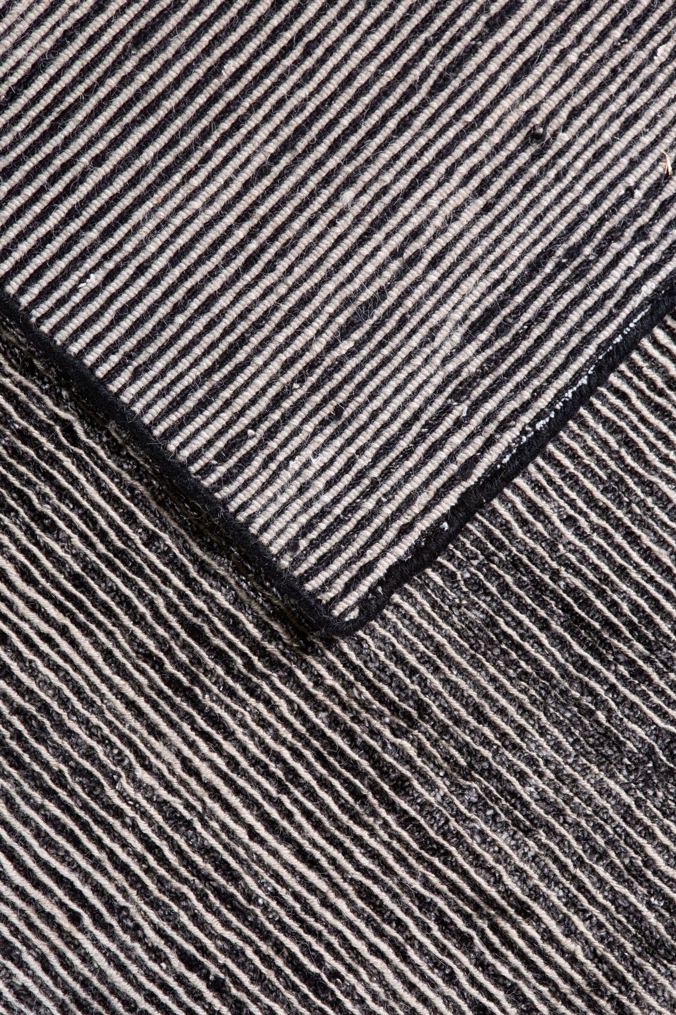 INDIAN ABRASH LINES CHARCOAL