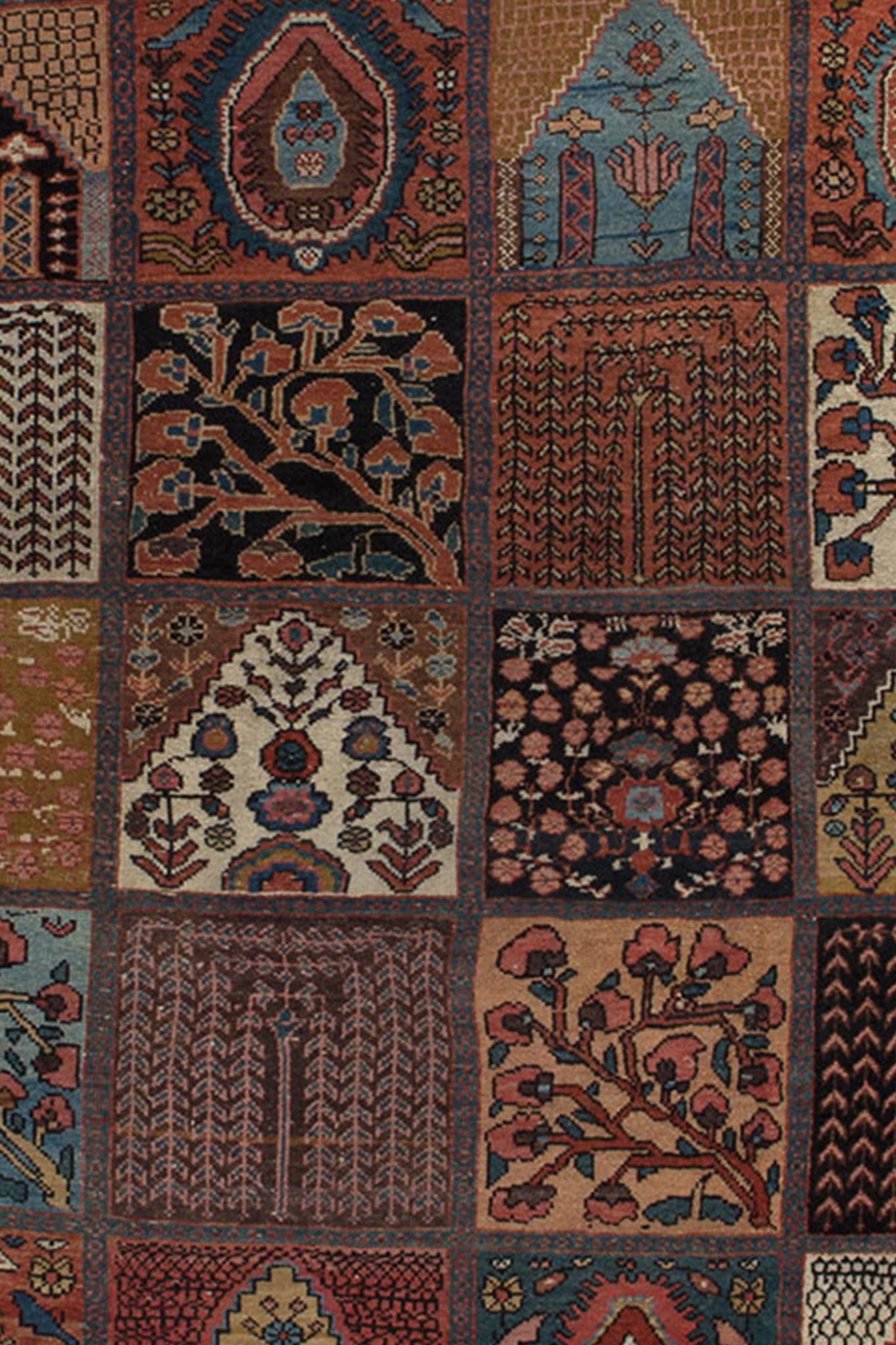 ANTIQUE PERSIAN BAKHTIAR